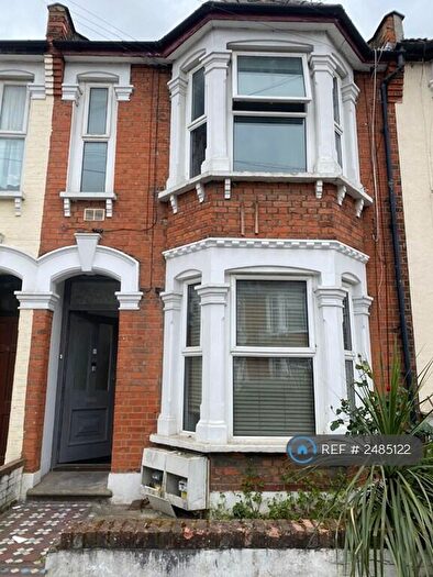 2 Bedroom Flat To Rent In Shelley Avenue, London, E12