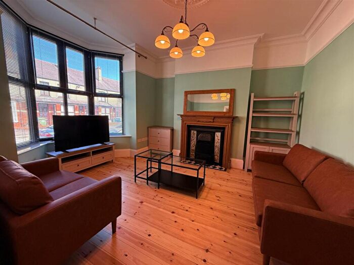 3 Bedroom House To Rent In Friars Avenue, Bangor, LL57