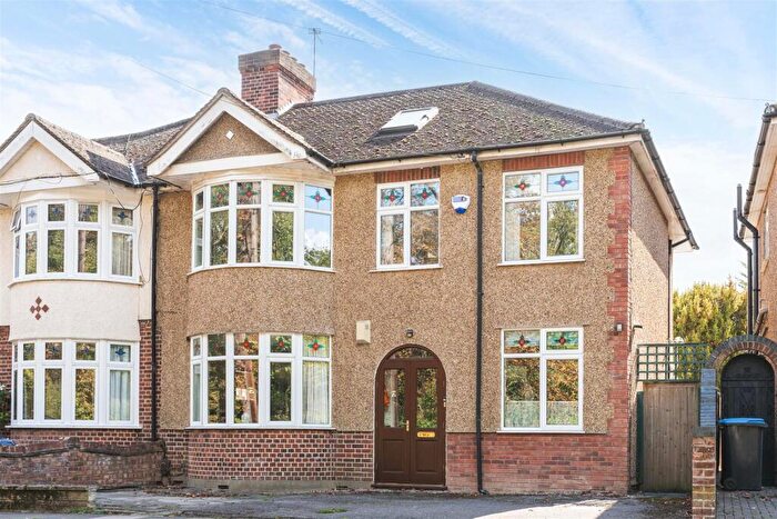 4 Bedroom House For Sale In Phipps Hatch Lane, Enfield, EN2