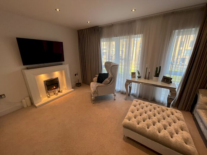 3 Bedroom Terraced House To Rent In Sandpiper Drive, Harrow, HA2