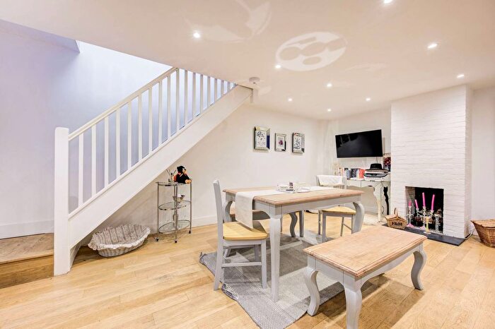 1 Bedroom Flat To Rent In Fulham Road, Fulham Broadway, London, SW6