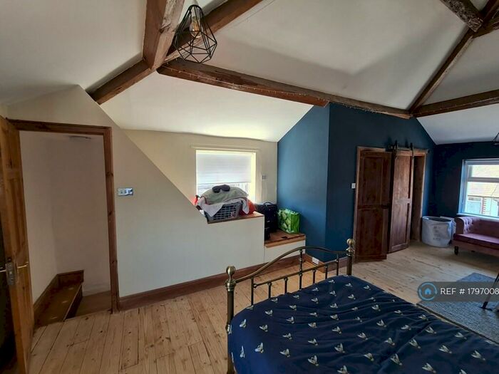 3 Bedroom End Of Terrace House To Rent In Bond Street, Macclesfield, SK11