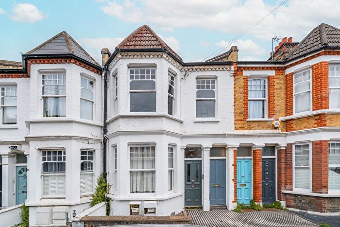 1 Bedroom Flat For Sale In Littlebury Road, London, SW4