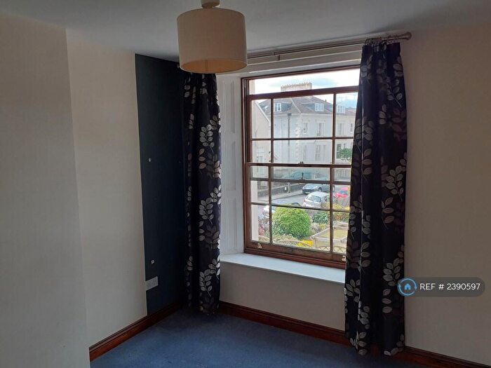 1 Bedroom Flat To Rent In Wellington Park, Bristol, BS8