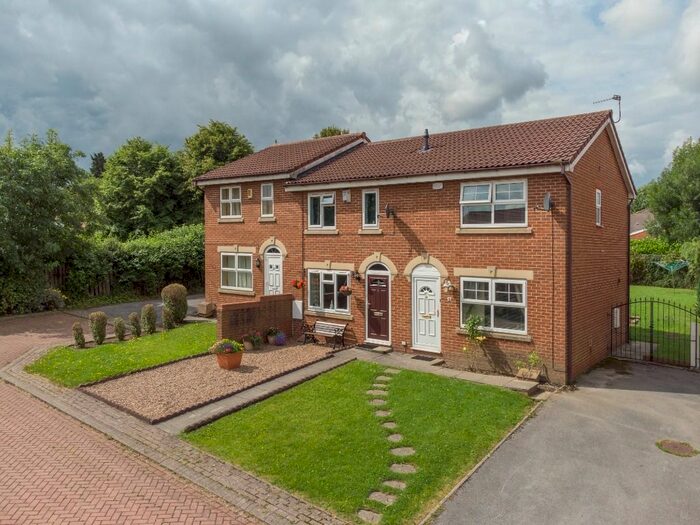 Houses for sale & to rent in LS10 4ET, Throstle Road, Middleton Park Leeds