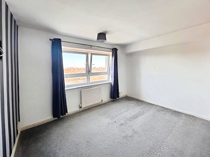 2 Bedroom Flat To Rent In Queensberry Road, Doncaster, South Yorkshire, DN2