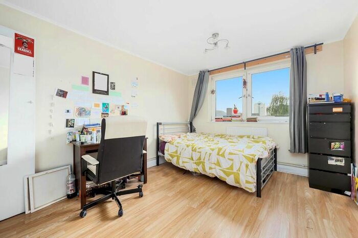 3 Bedroom Flat To Rent In Old Ford Road, London, E2