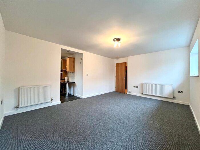 2 Bedroom Apartment To Rent In Wharf Road, Sale, M33