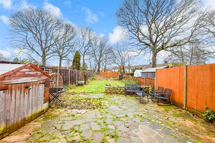 3 Bedroom Terraced House For Sale In Cheshire Road, Maidstone, Kent, ME15