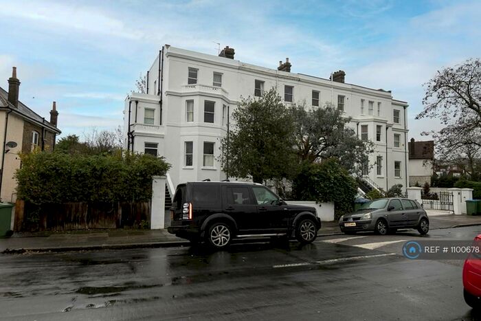 2 Bedroom Flat To Rent In Hervey Road, London, SE3