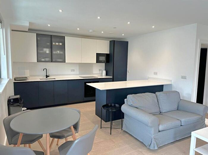 3 Bedroom Terraced House To Rent In Kilburn Park Road, London, NW6