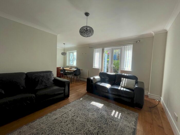 2 Bedroom Flat To Rent In Winnipeg Quay, Salford Quays, Salford, M50