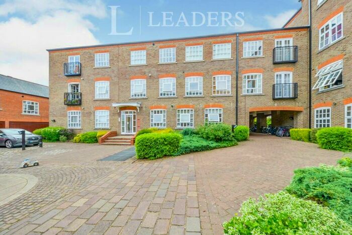 2 Bedroom Apartment To Rent In Milliners Court, AL1