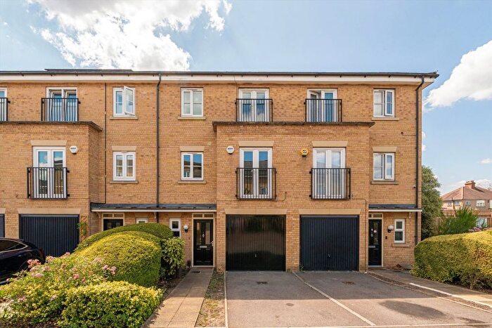 4 Bedroom Property To Rent In Herbert Place, Isleworth, TW7