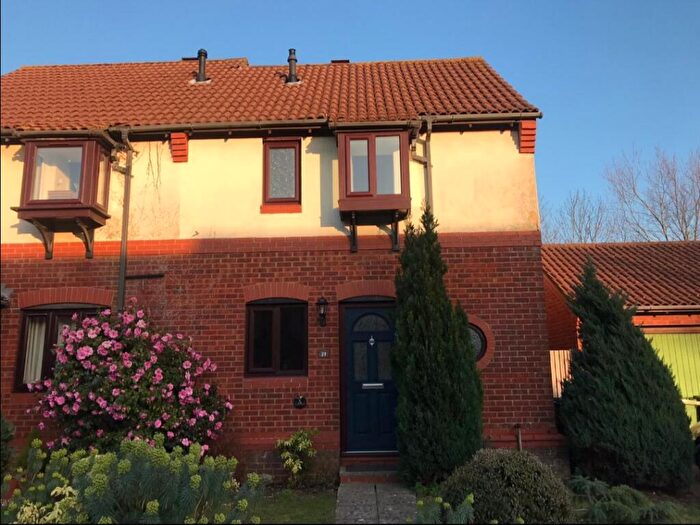 2 Bedroom Terraced House To Rent In Pegasus Close, Hamble, SO31