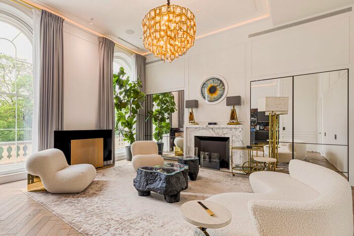 3 Bedroom Flat To Rent In Park Crescent, London, W1B