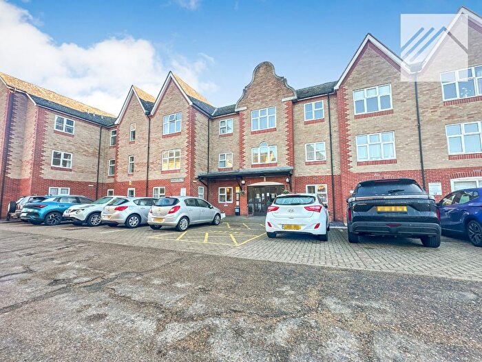 2 Bedroom Flat For Sale In Macmillan Court, Godfrey Mews, Chelmsford, CM2