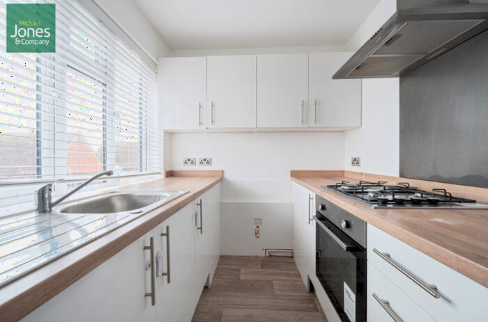 2 Bedroom Flat To Rent In North Road, Lancing, West Sussex, BN15