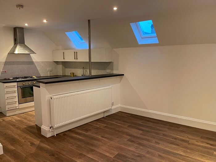 2 Bedroom Cottage To Rent In Denmark Road, London, SW19