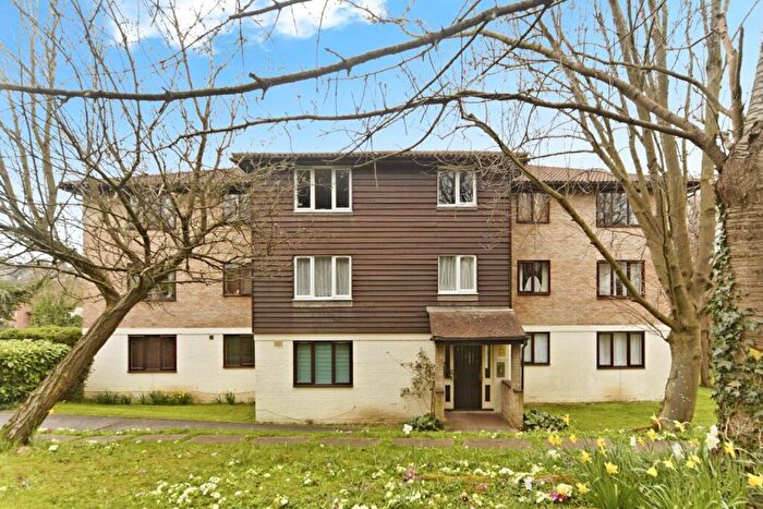 Flat For Sale In Fairbairn Close, Purley, CR8