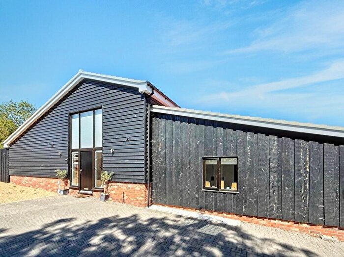3 Bedroom Barn Conversion To Rent In Green View, IP6