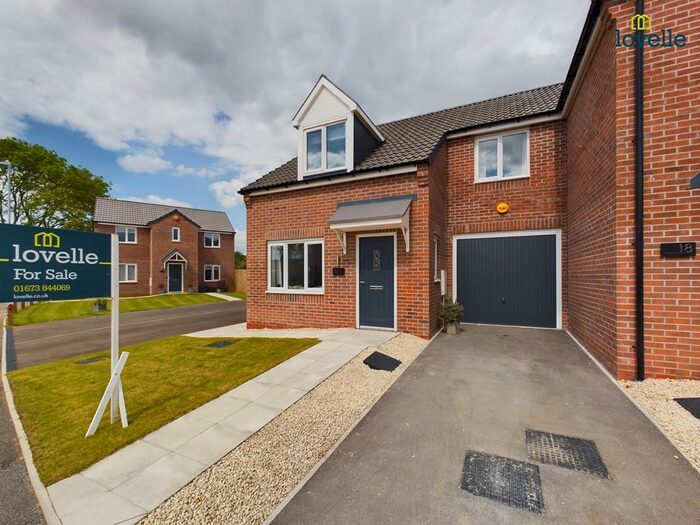 3 Bedroom Semi-Detached House For Sale In Barleycorn Lane, Wragby, LN8