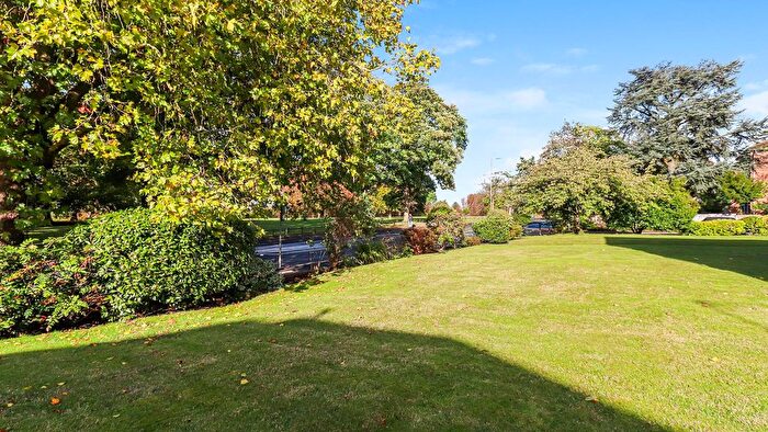 2 Bedroom Flat For Sale In Parkside, Eastbury Road, Watford, WD19