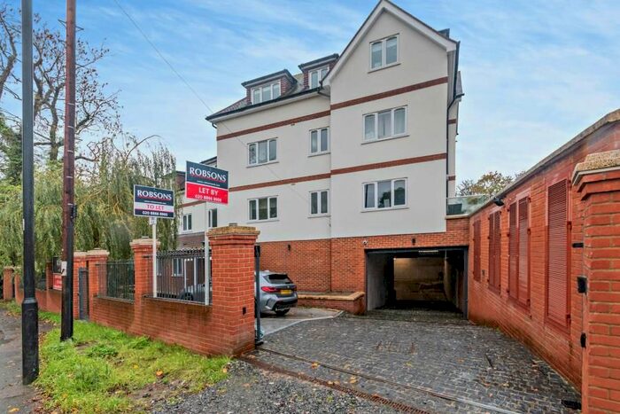 2 Bedroom Flat To Rent In West End Lane, Pinner, HA5