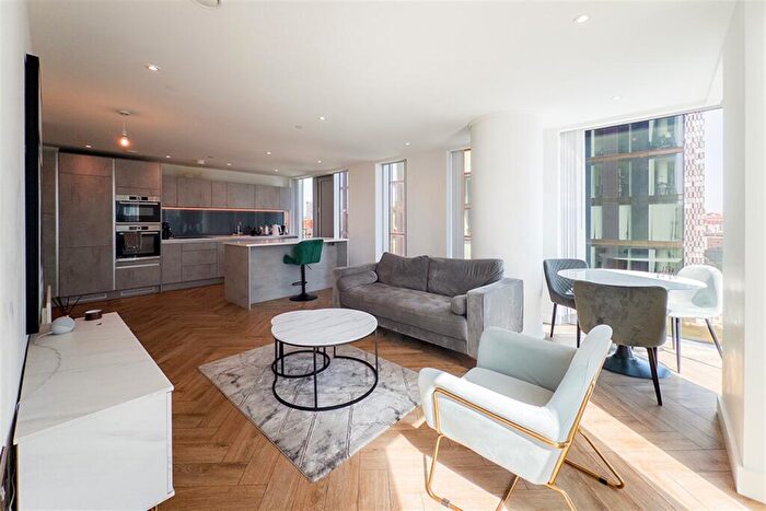 2 Bedroom Apartment To Rent In Elizabeth Tower, M15