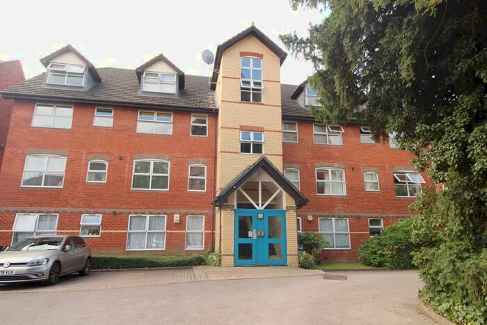 2 Bedroom Apartment To Rent In Prestwick Court, Muirfield Close, Reading, RG1