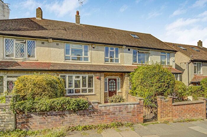 3 Bedroom Property To Rent In Trinity Rise, Brixton, SW2