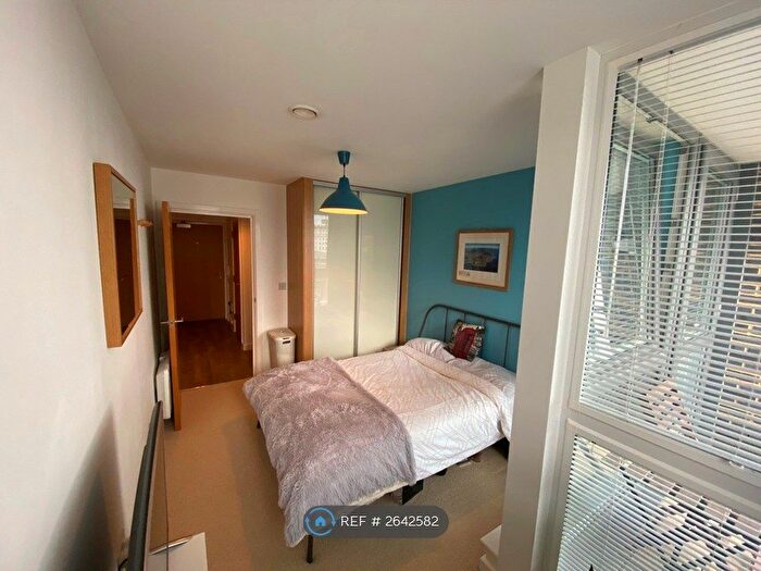 2 Bedroom Flat To Rent In College Street, Southampton, SO14