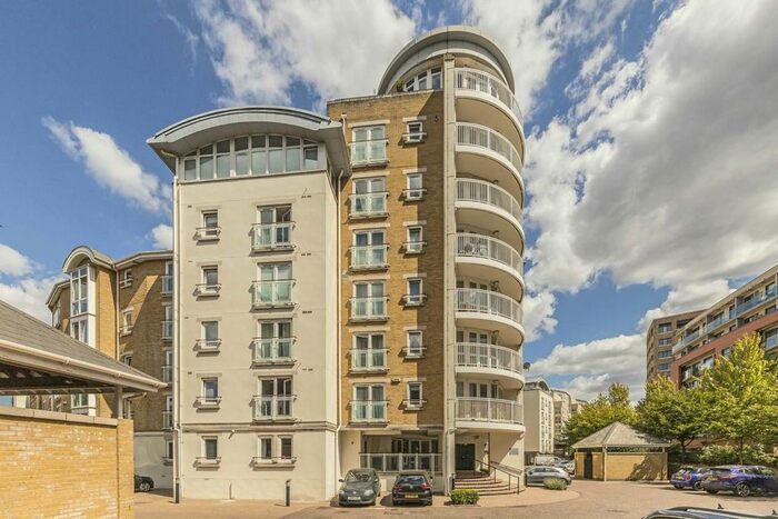 2 Bedroom Flat To Rent In Woodland Crescent, London, SE16