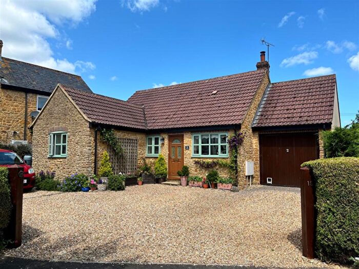 3 Bedroom Detached Bungalow For Sale In Forts Orchard, Chilthorne Domer, BA22
