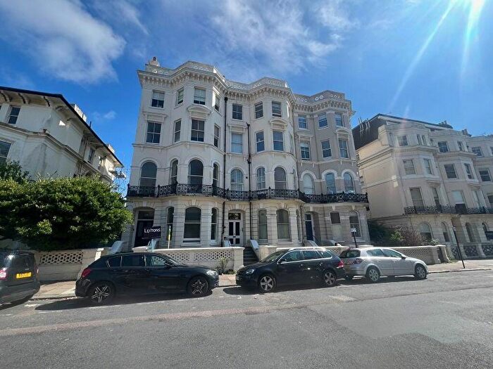 1 Bedroom Flat To Rent In St Aubyns, Hove, East Sussex, BN3
