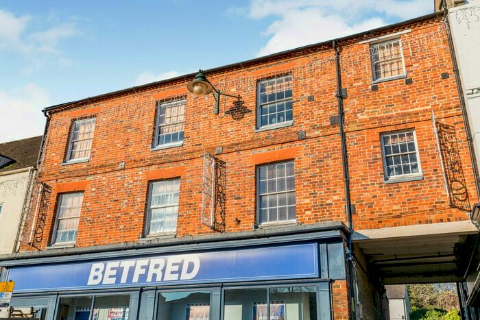 1 Bedroom Apartment To Rent In Market Hill, Buckingham, MK18