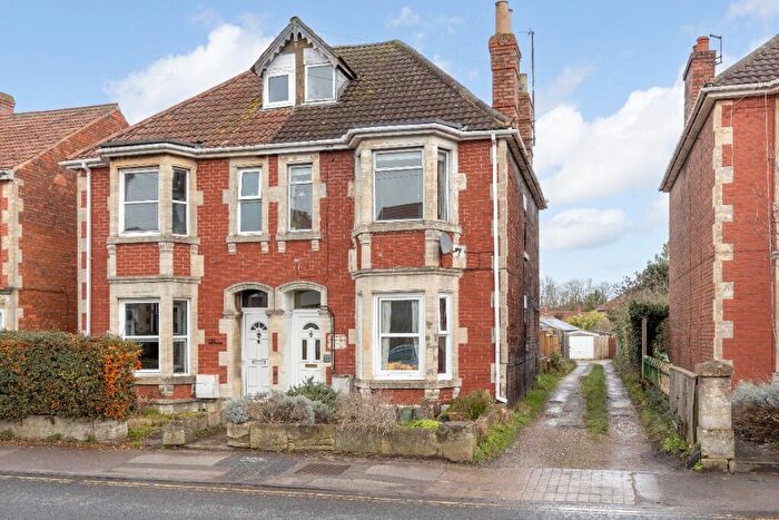 2 Bedroom Maisonette For Sale In Bradford Road, Trowbridge, BA14