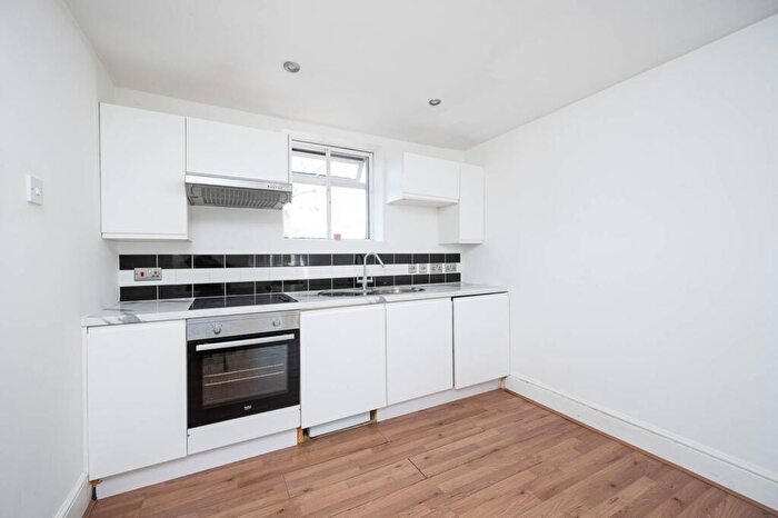 1 Bedroom Flat To Rent In Dalston Lane, Hackney, London, E8