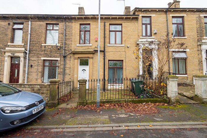 2 Bedroom Terraced House For Sale In Whetley Grove, Bradford, BD8