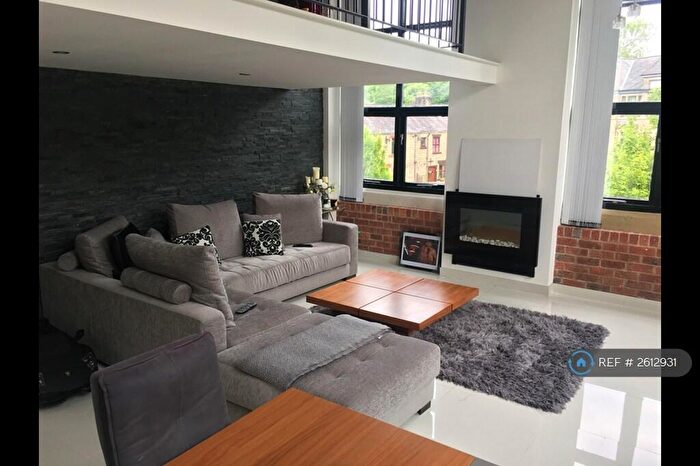 2 Bedroom Flat To Rent In Threadfold Way, Bolton, BL7