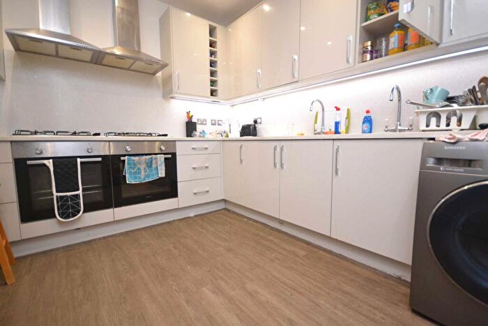 7 Bedroom Terraced House To Rent In Blenheim Road, Reading, RG1