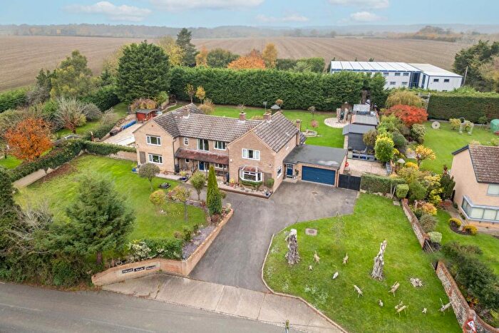 6 Bedroom Detached House For Sale In Burton End, Haverhill, CB9