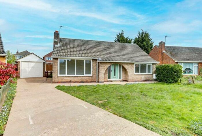 2 Bedroom Detached Bungalow To Rent In Walk Mill Drive, Hucknall, NG15