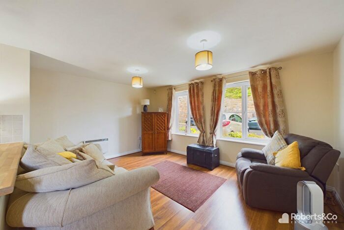 2 Bedroom Flat For Sale In Mayfield Close, Penwortham, PR1