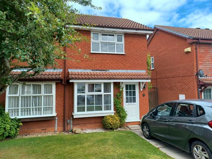 2 Bedroom Town House To Rent In Branthill Croft, Solihull, West Midlands, B91