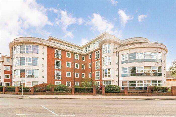 1 Bedroom Flat For Sale In London Road, Kingston Upon Thames, KT2