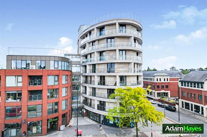 2 Bedroom Apartment For Sale In Regents Park Road, Finchley Central, N3