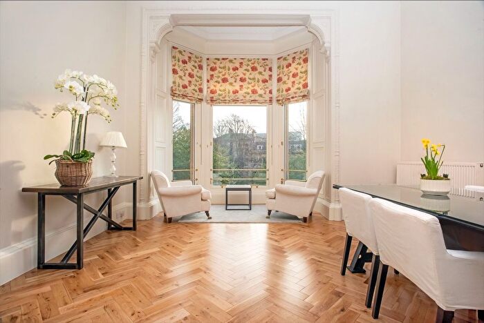 3 Bedroom Flat To Rent In , Grosvenor Crescent, Edinburgh, EH12