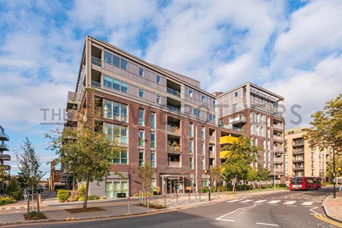 3 Bedroom Apartment To Rent In South Grove, Walthamstow, E17