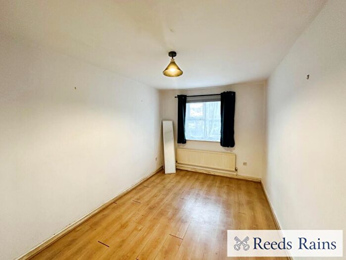 2 Bedroom Apartment To Rent In Sheader Drive, Salford, Greater Manchester, M5